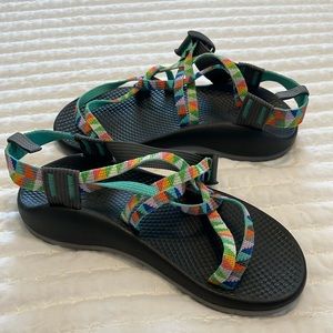 Chacos like new girls size 3